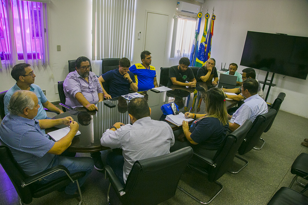 Prefeitura Recebe Representantes Do Simted E Apresenta Proposta De